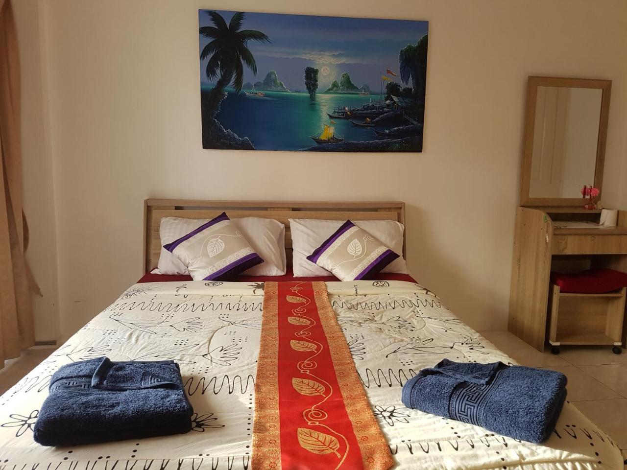 Sunshine Guesthouse Patong Extérieur photo