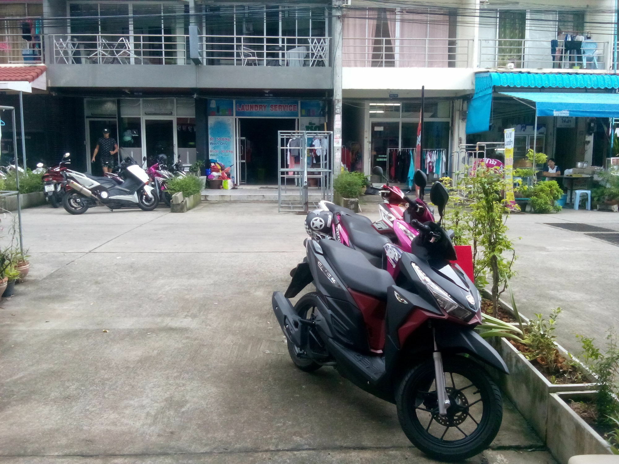 Sunshine Guesthouse Patong Extérieur photo