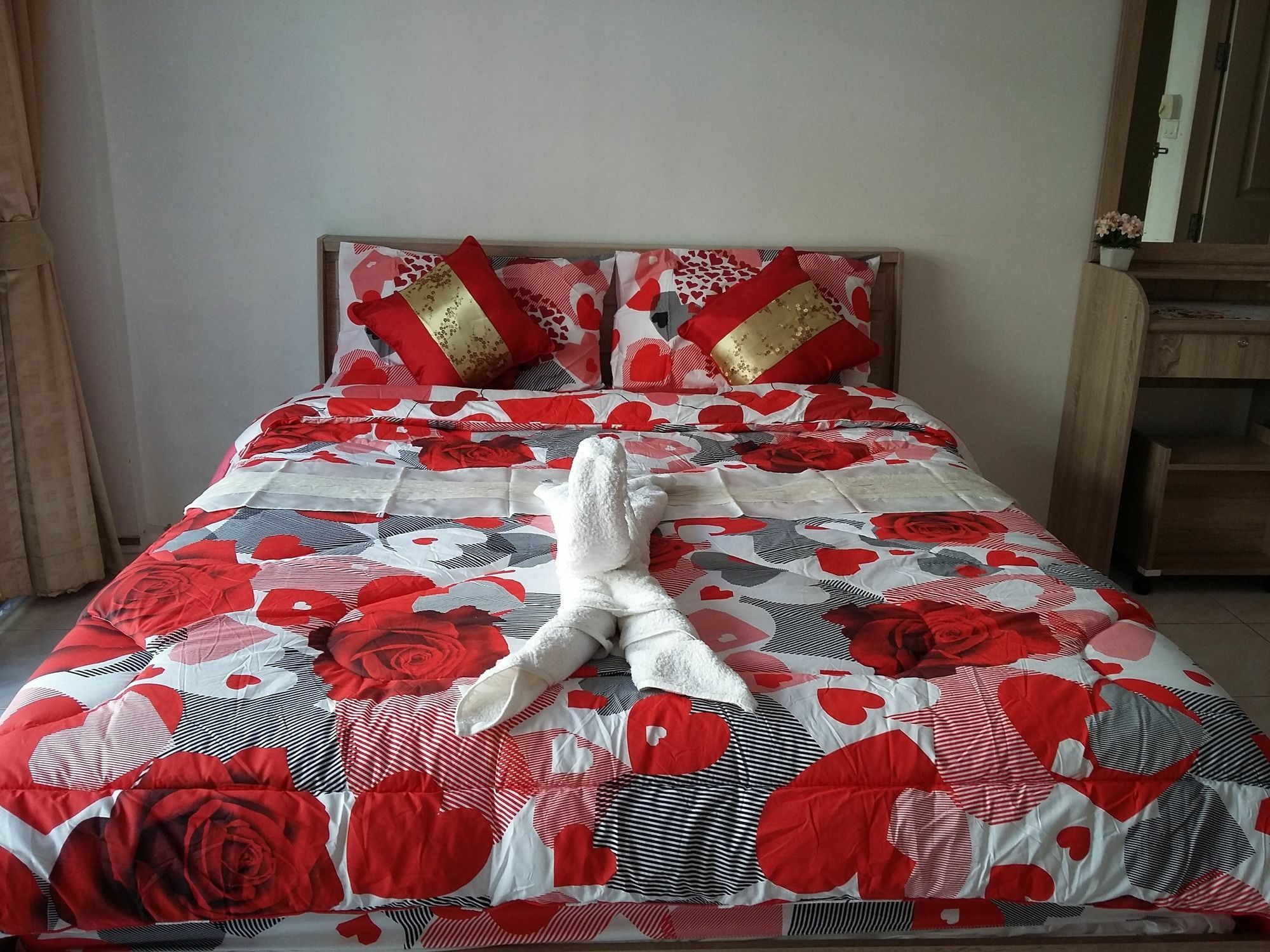 Sunshine Guesthouse Patong Extérieur photo