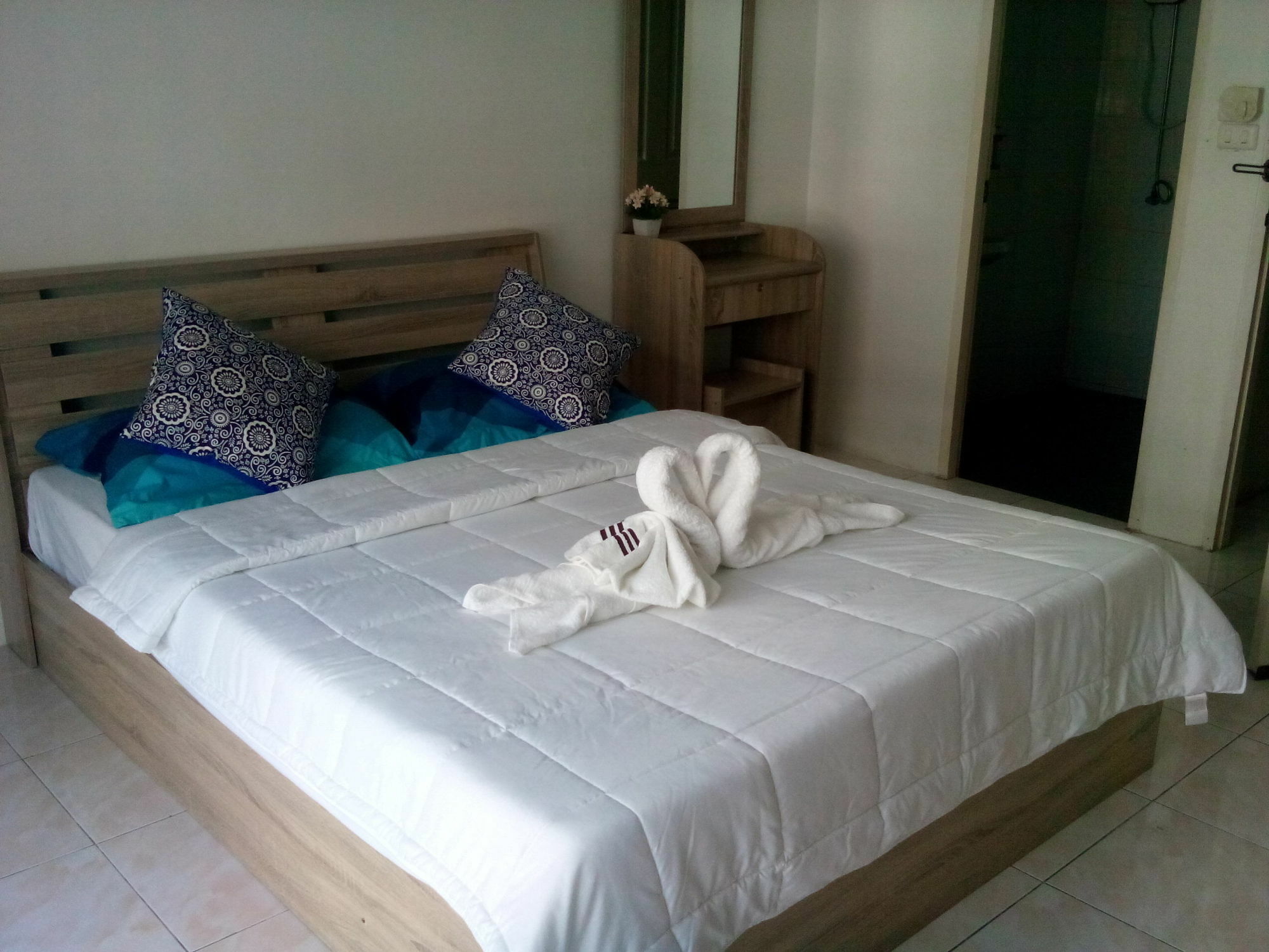 Sunshine Guesthouse Patong Extérieur photo