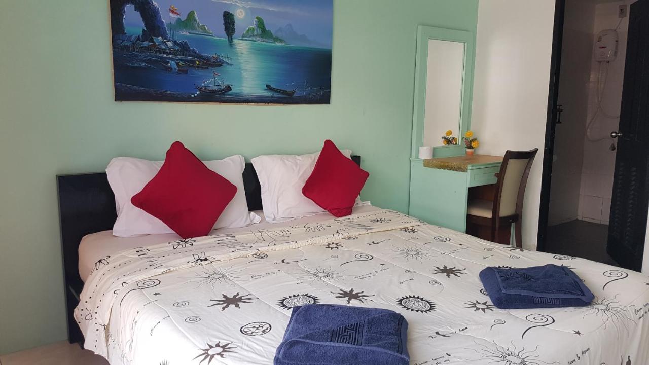 Sunshine Guesthouse Patong Extérieur photo